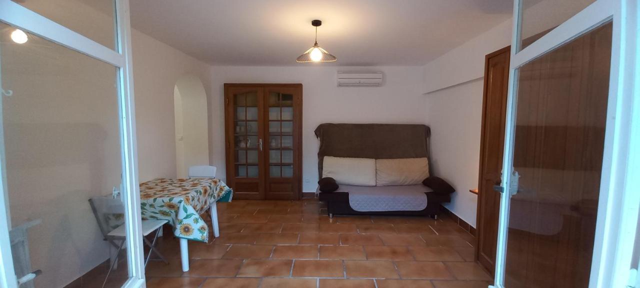 Appartement Et Sa Grande Terrasse En Rez De Jardin 圣艾格夫 外观 照片